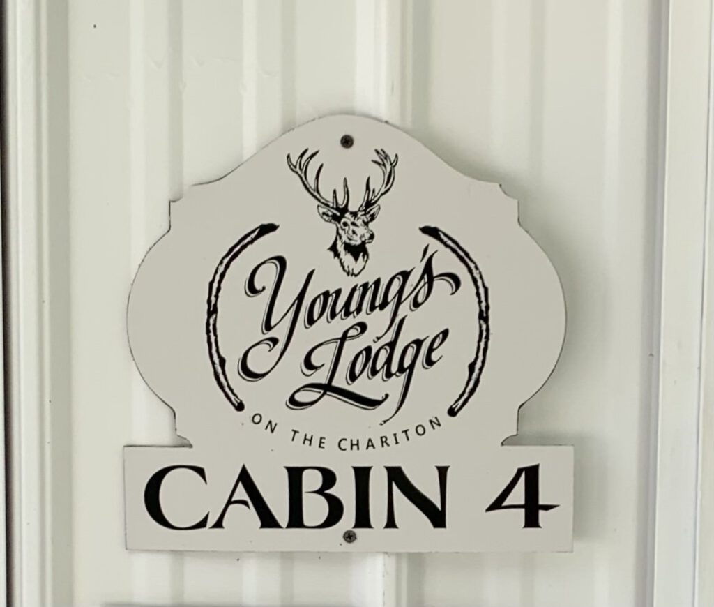 Young's Lodge Cabin 4