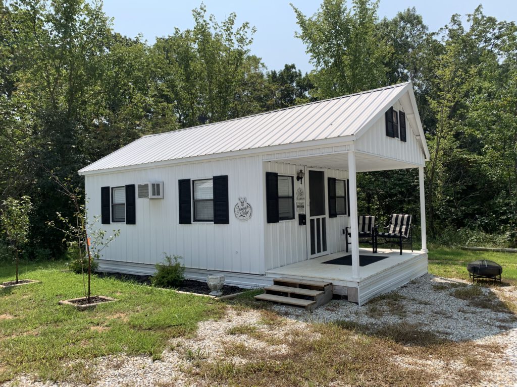 Young's Lodge Cabin 4